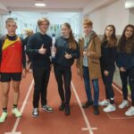 uczniowie na bieżni