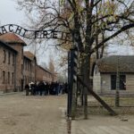 brama wejściowa od obozu