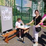 nauczyciel w czasie zbiórki