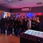 uczniowie w Laser house - centrum rozrywki