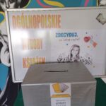urna z kartonu do wrzucania głosów