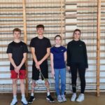 szkolna drużyna badmintonistów