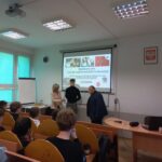 uczniowie w czasie wykładu