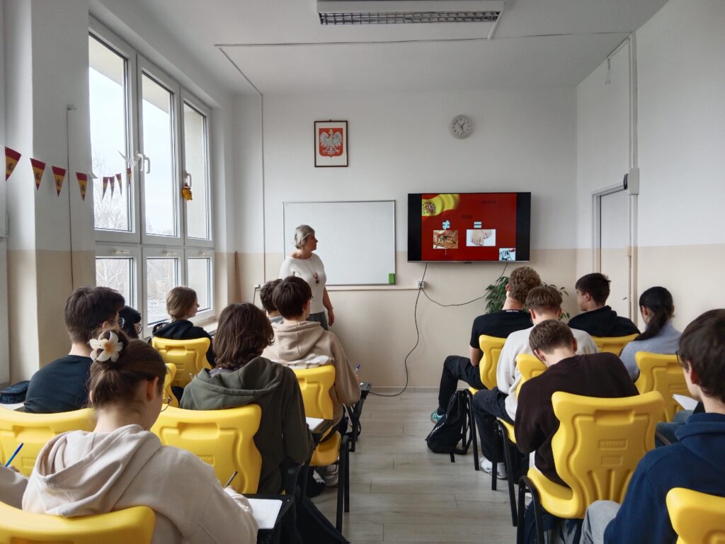 uczniowie w czasie wykładu