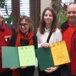 uczennica z dyplomem