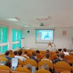 uczniowie podczas wykładu