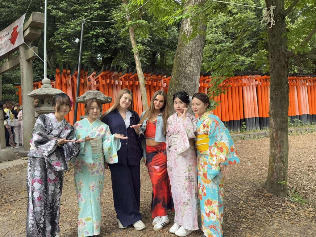 uczennice z Japonkami