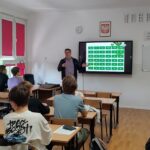 nauczyciel prowadzący zajęcia