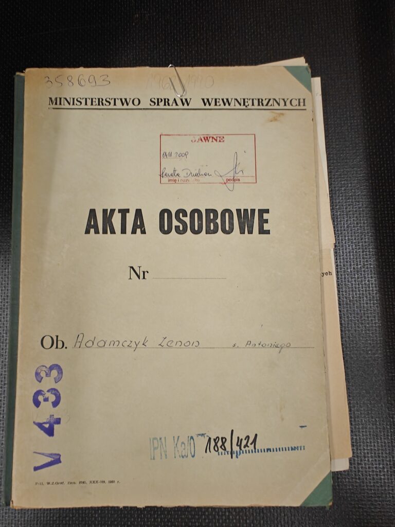 akta osobowe